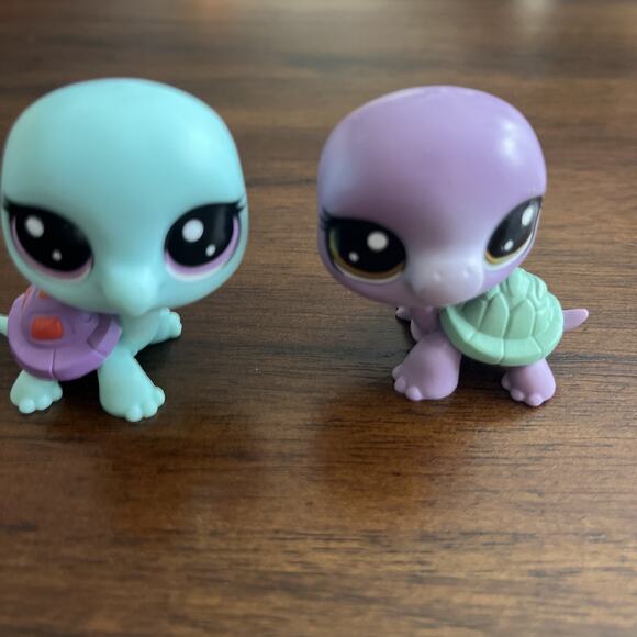 LPS #1-60 Captain Gilturtle #2-112 Bev Gilturtle #2-53 Meg Turtell #2-52 Tim +2 - Picture 6 of 9